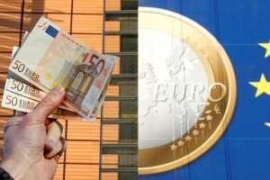 FAZ: Senca apokaliptičnih jezdecev trojke že visi nad majhno Slovenijo