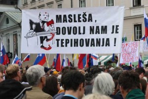 NEURADNO: Vrhovni sodniki so zavrnili Janševo zahtevo za varstvo zakonitosti; obsodba potrjena