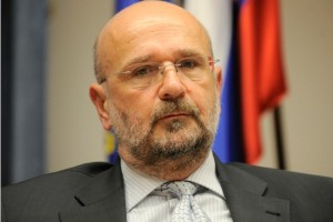 Peticija za odstop Masleše; podpora Janši, žrtvi politično motiviranega procesa