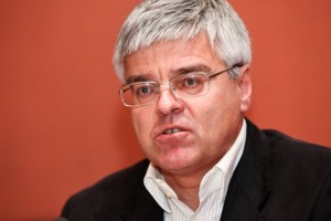 Odziv gospodarstva na kongres PS: Za nekaj mesecev se bo ustavilo praktično vse v državi
