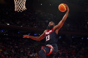 Zadnji test Slovenije: pred razprodano dvorano proti ameriškim zvezdnikom NBA