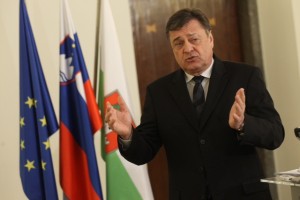 Janković prišel pogledat nove poslance PS