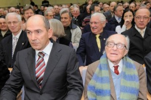 Janša in Boris Pahor se dajeta, kdo je postavil zgodovino na glavo