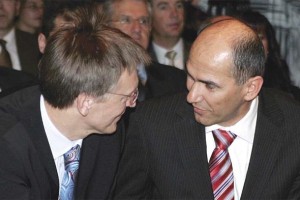 Politični izzivi v letu 2014: Volitve, rekonstrukcija vlade, konec Jankovićevega despotstva?