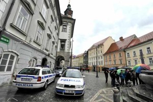 »S slovenskim premoženjem se upravlja z ljubljanskega magistrata«