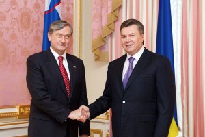 Türk dela slabo reklamo Sloveniji: Na dan obsodbe Timošenkove se rokuje z Janukovičem