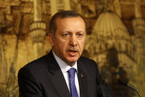 Erdogan za ponovno sojenje obsojenim vojaškim prevratnikom