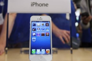 Apple od petka prodal že 5 milijonov iphonov