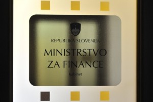 Ministrstvo o slabi banki: V Bruselj smo poslali prvi delovni osnutek podzakonskega akta