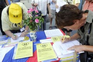 42.000 podpisov za referendum o družinskem zakoniku