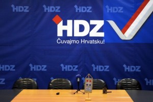 HDZ izključila kljubovalnega poslanca, ki je kritiziral Plenkovića