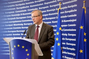 Rehn upa, da politični pretresi v Sloveniji ne bodo dolgotrajni