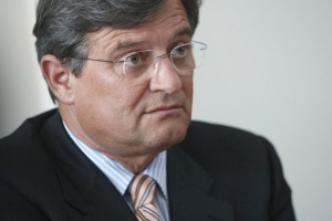 Kriminalistična preiskava v Viator & Vektorju, Pavček pridržan