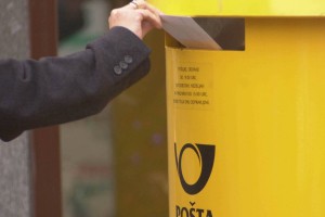 Policija lovi roparja pošte na Litijski cesti v Ljubljani