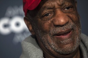 Cosby vrača udarec s tožbo proti tožnici