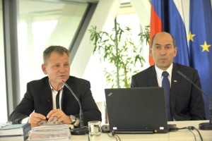 Matoz ustavnemu sodišču predlaga zadržanje izvršitve sodbe v zadevi Patria