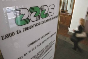 ZZZS financiranje operacije malčka v tujini zavrnil zaradi neizčrpanih možnosti doma