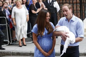 William in Kate z novorojenčkom zapustila bolnišnico