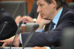 DZ se bo seznanil z odstopoma Pličaniča in Šušteršiča