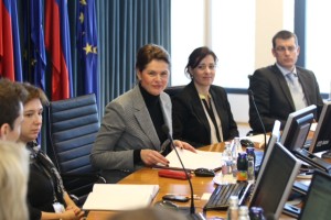 Izbris podrejenih obveznic: Novi nesmisli in laži vlade