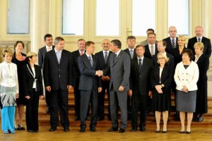 Vlada tudi uradno začela postopek izbire novega komisarskega kandidata