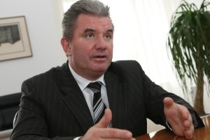 Vizjak: Tisti, ki so povzročili ogromno bančno luknjo, bodo pokasirali milijonske nagrade
