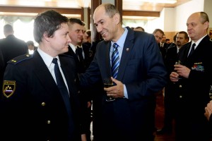 Janša: Policija je branila demokracijo