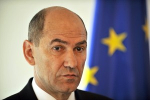 Anketa: SDS prepričljivo prevzela vodstvo, nižja podpora vladi