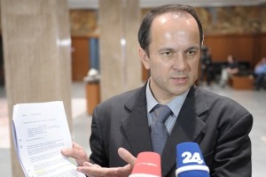 Grims: Pravica je v Sloveniji sodbeno prepovedana