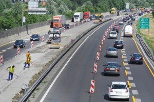 Tako vroče je, da je moral Dars prestaviti vzdrževalna dela na štajerski avtocesti