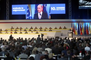 SDS: Izkazalo se je, da je poročilo KPK protipravno in le orodje za rušenje Janševe vlade