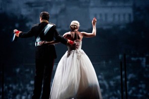 Ne joči za menoj, Slovenija: v Ljubljano prihaja Evita
