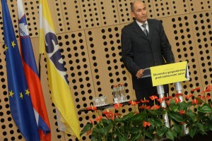 Janša: Smo proti dvigu davkov, razen, ko gre za obdavčitev luksuza 