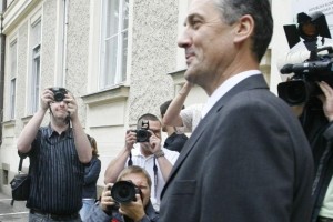 Kmečka zveza grozi z izstopom iz SLS