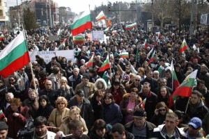 Več deset tisoč Bolgarov na protestih proti korupciji in revščini