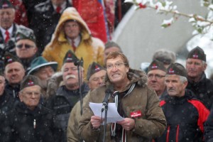 Repe v Dražgošah: Zombiji bodo ukradeno državo priborili nazaj