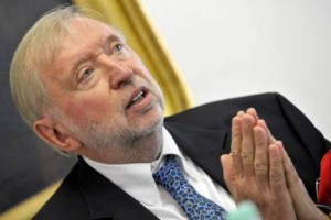 Začenja se obravnava tožbe Rupla zaradi prisilne upokojitve