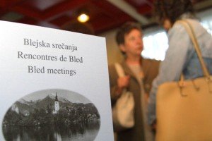 PEN kot organizacija dialoga tudi v reševanje napetosti zaradi izključitve Janše 