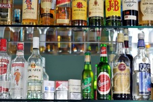 Ob nocojšnji tekmi med Slovenijo in Francijo poostren nadzor nad prodajo alkohola mladoletnim