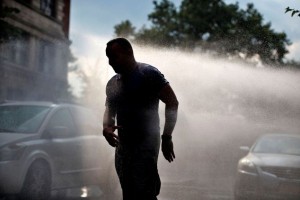 Udarna novica: vroče je, še bo vroče in potem bo spet vroče