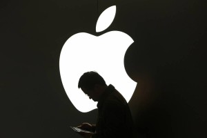 Apple bo moral v zadevi e-knjige plačati 400 milijonov dolarjev