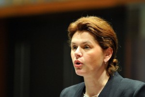 Nesreča po imenu Alenka Bratušek kar noče izginiti