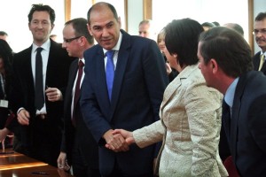 Čestitke Janši in strankam koalicije