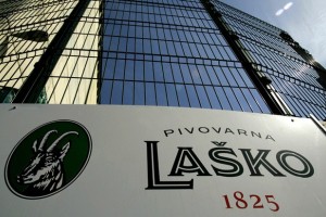 Laščani terjajo odškodnino, kriminalisti pa preiskujejo delo varuha konkurence