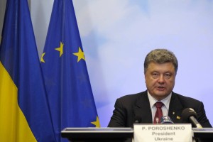 Porošenko: "Ukrajina pripravljena na scenarij totalne vojne"