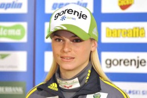 Špela Rogelj za prvo žensko skakalno zmago slavila v Lillehammerju
