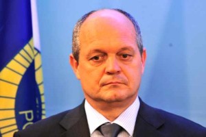 Veniger naročil analizo napadov na policiste