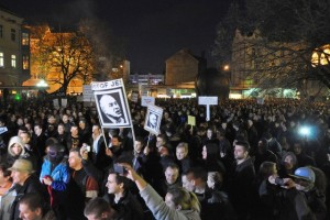 Izgubljene iluzije protestnikov: proti vsem, a za kaj?