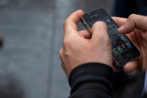 Nov rekord v novoletnih voščilih preko SMS sporočil