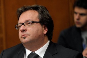 Avtorica diplome Ambrožiču grozi s tožbo